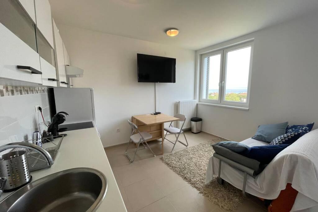 Apartment Gema - One Bedroom Apartment Izola Extérieur photo